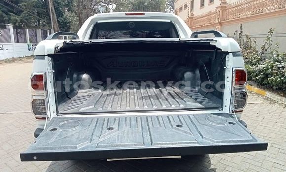Nunua Ilio tumika Toyota Hilux Nyeupe Gari ndani ya Nairobi nchini Nairobi Nunua Ilio tumika Toyota Hilux Nyeupe Gari ndani ya Nairobi nchini Nairobi