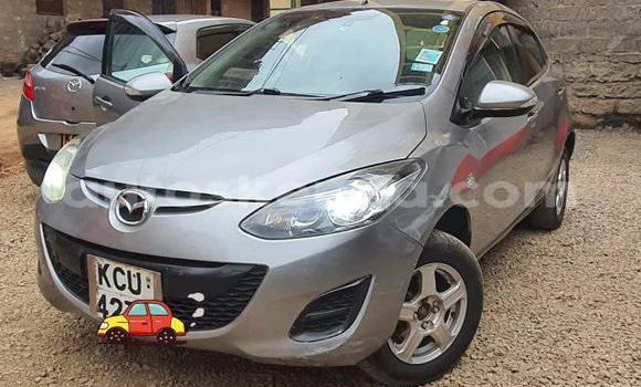 Oofamaa Mazda Demio Silver Makiinaa iti Nairobi keessatti Nairobi keessatti