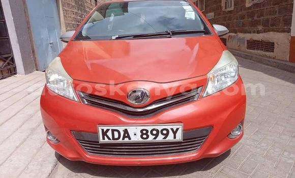 Oofamaa Toyota Vitz Red Makiinaa iti Nairobi keessatti Nairobi keessatti