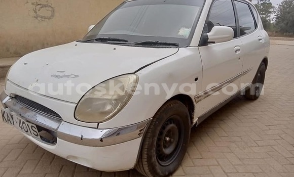 Nunua Ilio tumika Toyota Duet Nyeupe Gari ndani ya Nairobi nchini Nairobi