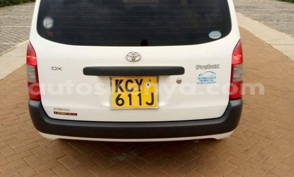Oofamaa Toyota Probox White Makiinaa iti Bomet keessatti Rift Valley keessatti Oofamaa Toyota Probox White Makiinaa iti Bomet keessatti Rift Valley keessatti