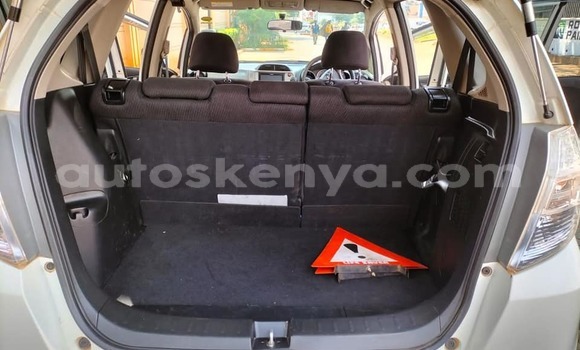 Oofamaa Honda Fit White Makiinaa iti Nairobi keessatti Nairobi keessatti Oofamaa Honda Fit White Makiinaa iti Nairobi keessatti Nairobi keessatti