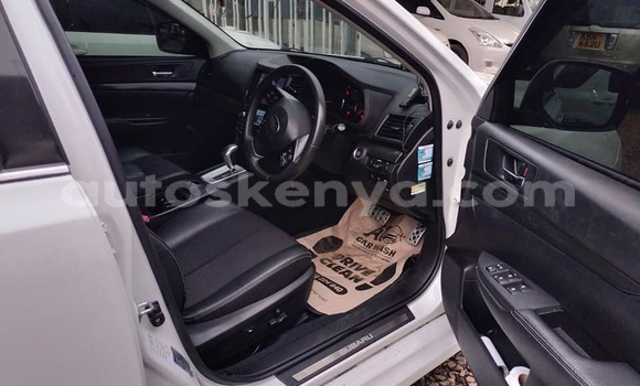 Nunua Ilio tumika Subaru Legacy Nyeupe Gari ndani ya Nairobi nchini Nairobi Nunua Ilio tumika Subaru Legacy Nyeupe Gari ndani ya Nairobi nchini Nairobi