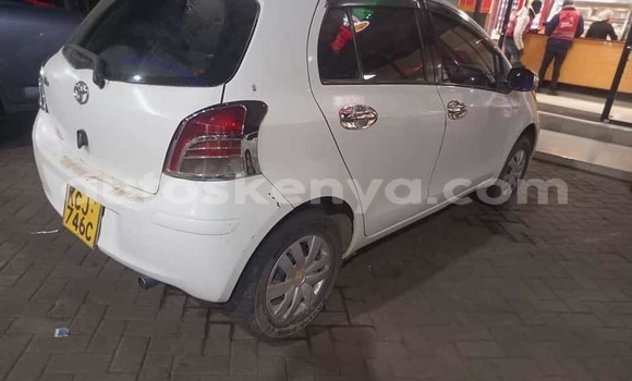 Oofamaa Toyota Vitz White Makiinaa iti Nairobi keessatti Nairobi keessatti Oofamaa Toyota Vitz White Makiinaa iti Nairobi keessatti Nairobi keessatti