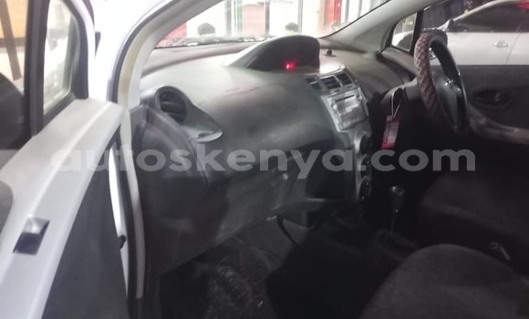 Nunua Ilio tumika Toyota Vitz Nyeupe Gari ndani ya Nairobi nchini Nairobi Nunua Ilio tumika Toyota Vitz Nyeupe Gari ndani ya Nairobi nchini Nairobi