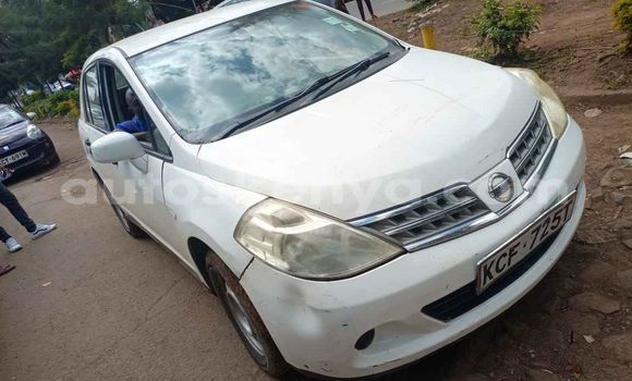 Nunua Ilio tumika Nissan tiida Nyeupe Gari ndani ya Nairobi nchini Nairobi