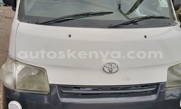 Buy Used Toyota Town Ace White Car in Nairobi in Nairobi