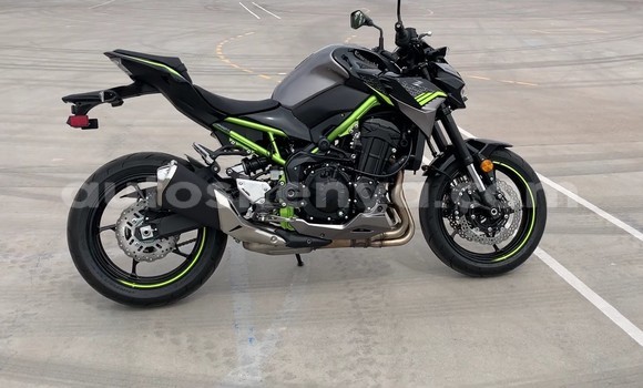 Oofamaa Kawasaki Z Black Doqdoqqee iti Mombasa keessatti Coastal Kenya keessatti