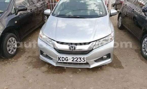 Oofamaa Honda City Silver Makiinaa iti Nairobi keessatti Nairobi keessatti