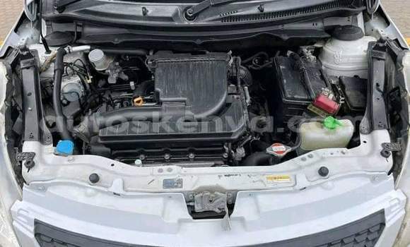 Oofamaa Suzuki Swift White Makiinaa iti Nairobi keessatti Nairobi keessatti Oofamaa Suzuki Swift White Makiinaa iti Nairobi keessatti Nairobi keessatti