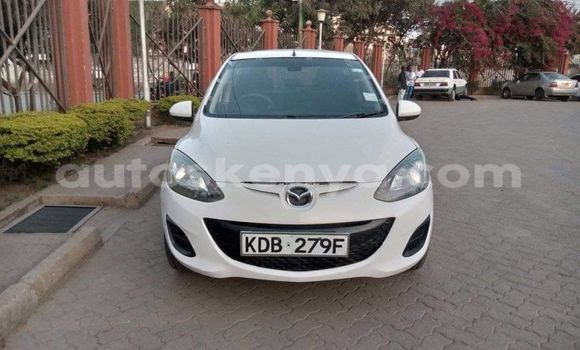 Nunua Ilio tumika Mazda Demio Nyeupe Gari ndani ya Nairobi nchini Nairobi
