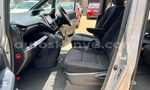 Oofamaa Toyota Voxy Silver Makiinaa iti Nairobi keessatti Nairobi keessatti Oofamaa Toyota Voxy Silver Makiinaa iti Nairobi keessatti Nairobi keessatti
