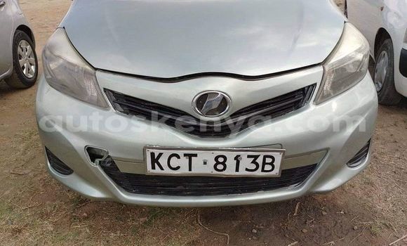 Nunua Ilio tumika Toyota Vitz Fedha Gari ndani ya Nairobi nchini Nairobi