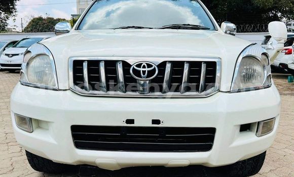 Nunua Ilio tumika Toyota Land Cruiser Prado Nyeupe Gari ndani ya Nairobi nchini Nairobi