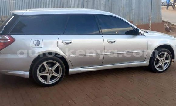 Nunua Ilio tumika Subaru Legacy Fedha Gari ndani ya Nairobi nchini Nairobi