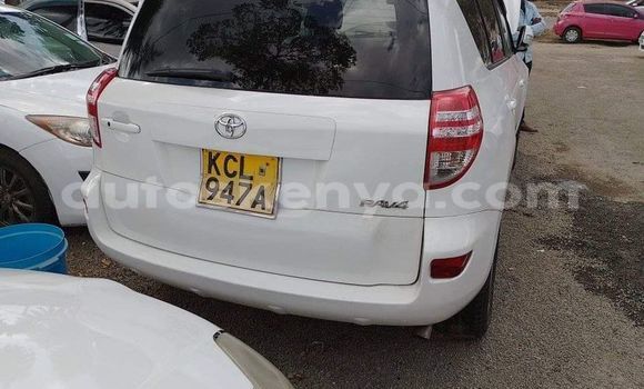 Oofamaa Toyota RAV4 White Makiinaa iti Nairobi keessatti Nairobi keessatti Oofamaa Toyota RAV4 White Makiinaa iti Nairobi keessatti Nairobi keessatti