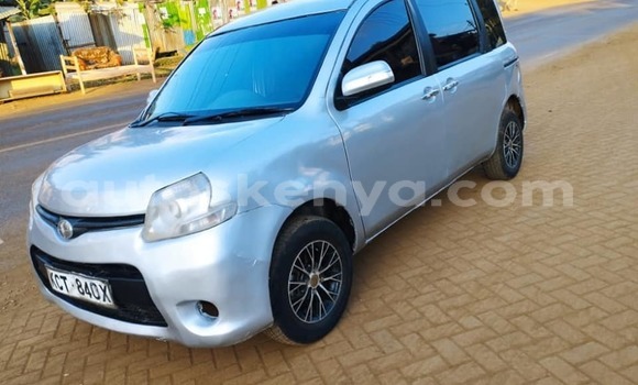 Oofamaa Toyota Sienta Silver Makiinaa iti Nairobi keessatti Nairobi keessatti Oofamaa Toyota Sienta Silver Makiinaa iti Nairobi keessatti Nairobi keessatti