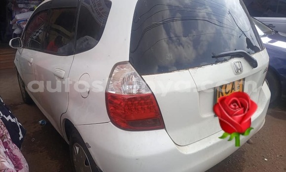 Nunua Ilio tumika Honda Fit Nyeupe Gari ndani ya Nairobi nchini Nairobi Nunua Ilio tumika Honda Fit Nyeupe Gari ndani ya Nairobi nchini Nairobi