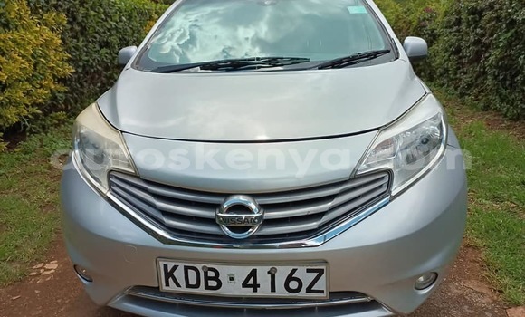 Oofamaa Nissan Note Silver Makiinaa iti Nairobi keessatti Nairobi keessatti