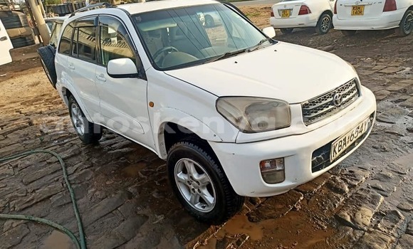 Nunua Ilio tumika Toyota RAV4 Nyeupe Gari ndani ya Nairobi nchini Nairobi Nunua Ilio tumika Toyota RAV4 Nyeupe Gari ndani ya Nairobi nchini Nairobi