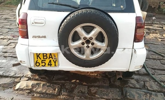 Nunua Ilio tumika Toyota RAV4 Nyeupe Gari ndani ya Nairobi nchini Nairobi Nunua Ilio tumika Toyota RAV4 Nyeupe Gari ndani ya Nairobi nchini Nairobi