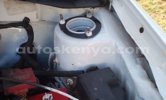 Oofamaa Toyota Probox White Makiinaa iti Nyeri keessatti Central Kenya keessatti Oofamaa Toyota Probox White Makiinaa iti Nyeri keessatti Central Kenya keessatti