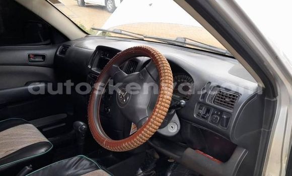 Oofamaa Toyota Succeed Silver Makiinaa iti Nyeri keessatti Central Kenya keessatti Oofamaa Toyota Succeed Silver Makiinaa iti Nyeri keessatti Central Kenya keessatti