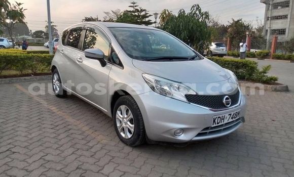 Oofamaa Nissan Note Silver Makiinaa iti Nairobi keessatti Nairobi keessatti