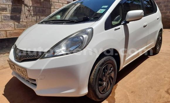 Nunua Ilio tumika Honda Fit Nyeupe Gari ndani ya Nairobi nchini Nairobi Nunua Ilio tumika Honda Fit Nyeupe Gari ndani ya Nairobi nchini Nairobi