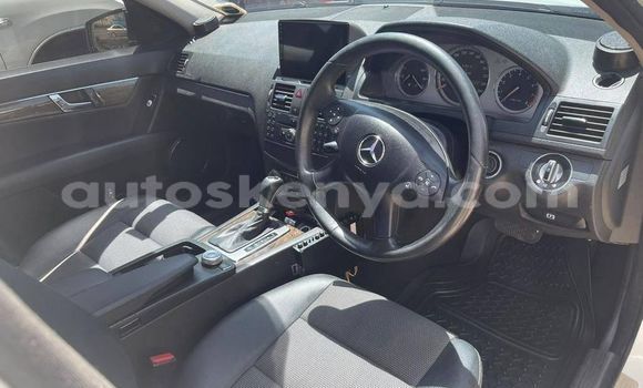 Nunua Ilio tumika Toyota Land Cruiser Prado Nyeusi Gari ndani ya Nairobi nchini Nairobi Nunua Ilio tumika Toyota Land Cruiser Prado Nyeusi Gari ndani ya Nairobi nchini Nairobi