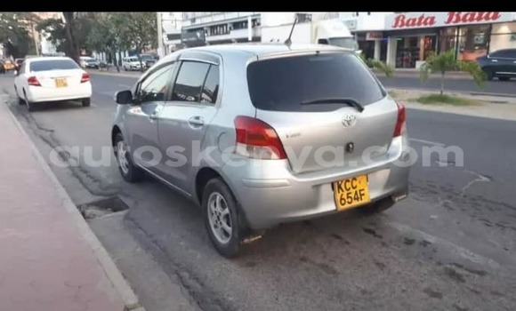 Nunua Ilio tumika Toyota Vitz Fedha Gari ndani ya Mombasa nchini Kenya ya Pwani Nunua Ilio tumika Toyota Vitz Fedha Gari ndani ya Mombasa nchini Kenya ya Pwani