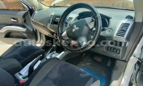 Nunua Ilio tumika Mitsubishi Outlander Nyeupe Gari ndani ya Nairobi nchini Nairobi Nunua Ilio tumika Mitsubishi Outlander Nyeupe Gari ndani ya Nairobi nchini Nairobi