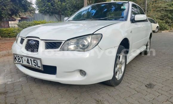 Oofamaa Subaru Impreza White Makiinaa iti Nairobi keessatti Nairobi keessatti