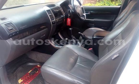 Nunua Ilio tumika Toyota Land Cruiser Prado Nyeupe Gari ndani ya Mombasa nchini Kenya ya Pwani Nunua Ilio tumika Toyota Land Cruiser Prado Nyeupe Gari ndani ya Mombasa nchini Kenya ya Pwani