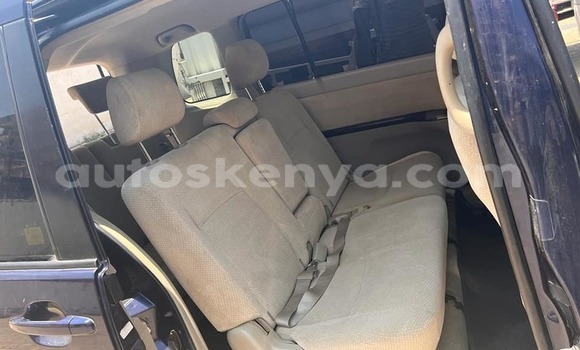 Oofamaa Toyota ISIS Blue Makiinaa iti Nairobi keessatti Nairobi keessatti Oofamaa Toyota ISIS Blue Makiinaa iti Nairobi keessatti Nairobi keessatti