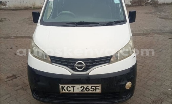 Nunua Ilio tumika Nissan NV200 Nyeupe Gari ndani ya Nairobi nchini Nairobi