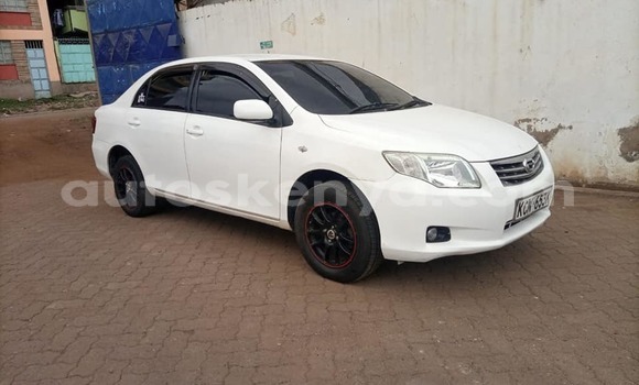 Nunua Ilio tumika Toyota Axio Nyeupe Gari ndani ya Nairobi nchini Nairobi