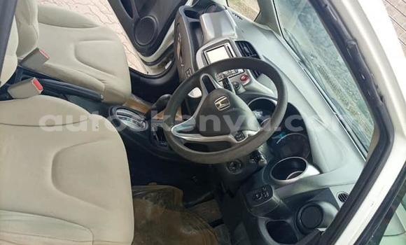 Oofamaa Toyota Axio White Makiinaa iti Nairobi keessatti Nairobi keessatti Oofamaa Toyota Axio White Makiinaa iti Nairobi keessatti Nairobi keessatti