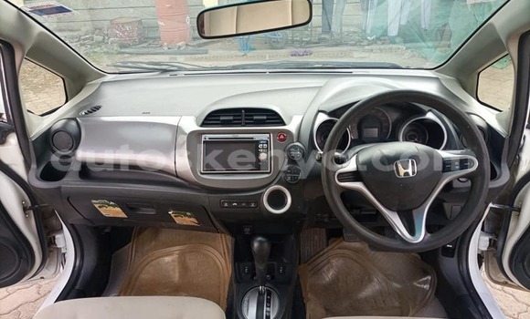 Oofamaa Honda Fit White Makiinaa iti Nairobi keessatti Nairobi keessatti Oofamaa Honda Fit White Makiinaa iti Nairobi keessatti Nairobi keessatti