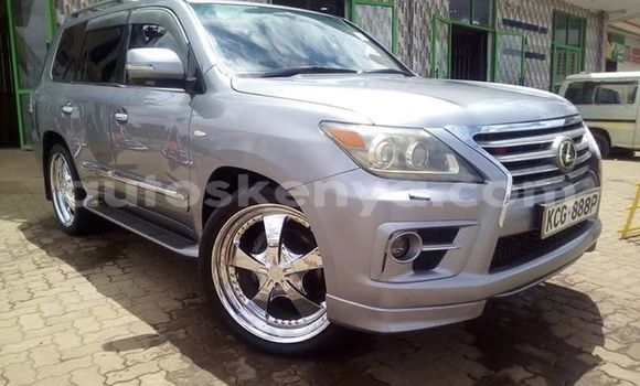 Nunua Ilio tumika Lexus LX 570 Fedha Gari ndani ya Nairobi nchini Nairobi