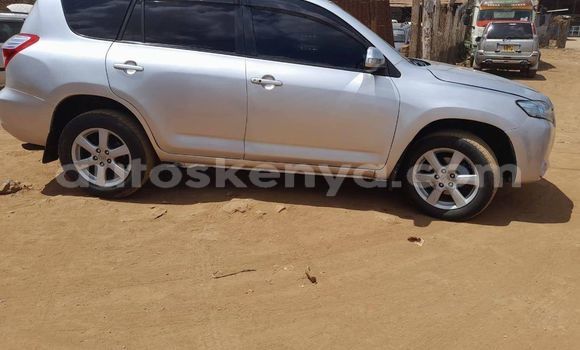 Nunua Ilio tumika Toyota Vanguard Fedha Gari ndani ya Nairobi nchini Nairobi
