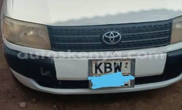 Nunua Ilio tumika Toyota Succeed Nyeupe Gari ndani ya Nairobi nchini Nairobi