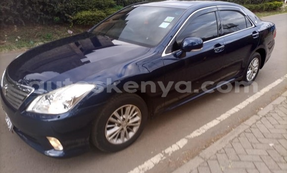 Nunua Ilio tumika Toyota Crown Bluu Gari ndani ya Nairobi nchini Nairobi