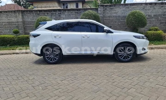 Nunua Ilio tumika Toyota Harrier Nyeupe Gari ndani ya Nairobi nchini Nairobi
