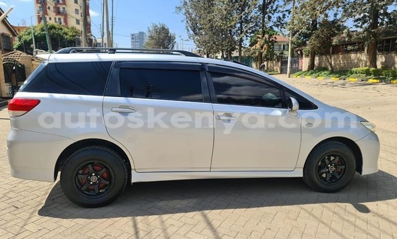 Nunua Ilio tumika Toyota Wish Fedha Gari ndani ya Nairobi nchini Nairobi
