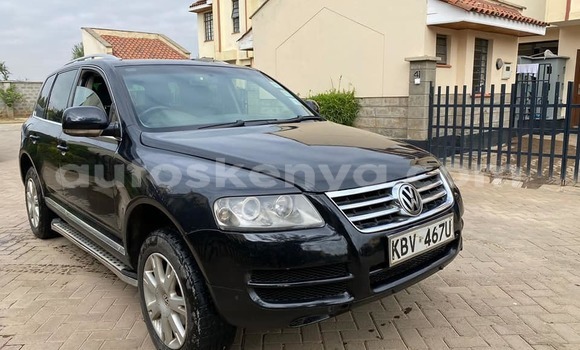Oofamaa Volkswagen Touareg Black Makiinaa iti Nairobi keessatti Nairobi keessatti