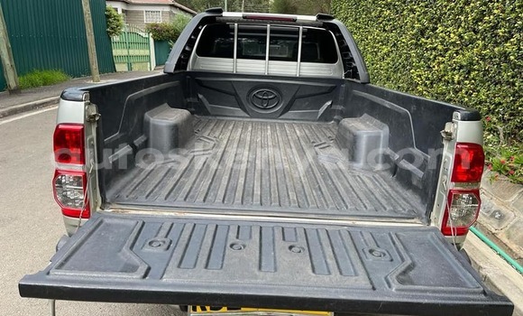 Buy Used Toyota Hilux Silver Car in Nairobi in Nairobi Buy Used Toyota Hilux Silver Car in Nairobi in Nairobi