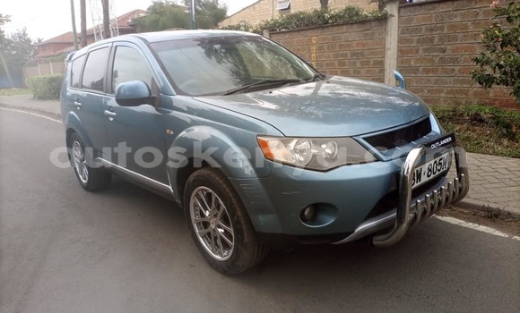 Nunua Ilio tumika Mitsubishi Outlander Bluu Gari ndani ya Nairobi nchini Nairobi