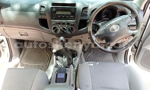 Buy Used Toyota Hilux White Car in Nairobi in Nairobi Buy Used Toyota Hilux White Car in Nairobi in Nairobi