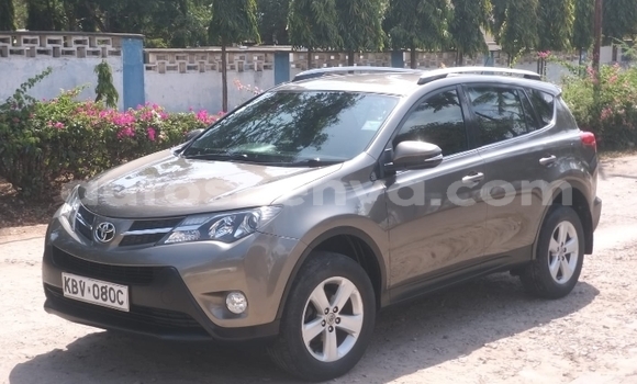 Oofamaa Toyota RAV4 Silver Makiinaa iti Mombasa keessatti Coastal Kenya keessatti Oofamaa Toyota RAV4 Silver Makiinaa iti Mombasa keessatti Coastal Kenya keessatti